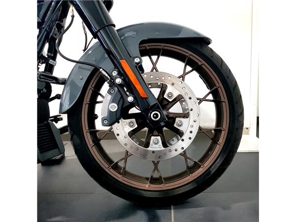 HARLEY-DAVIDSON STREET GLIDE ST