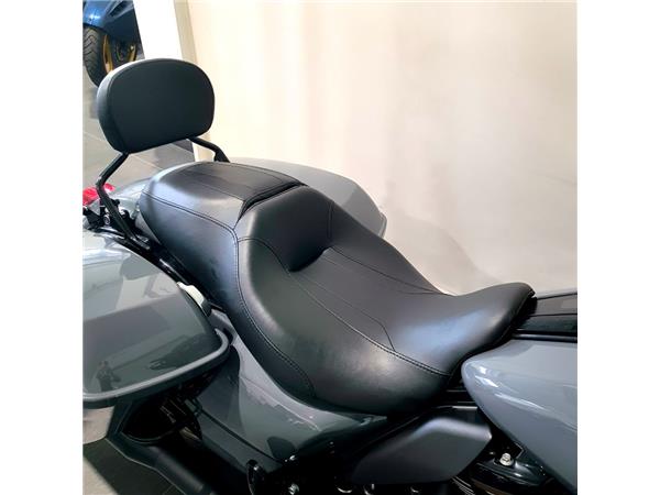 HARLEY-DAVIDSON STREET GLIDE ST