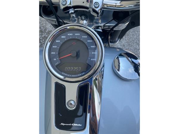 Harley-Davidson Sport Glide 