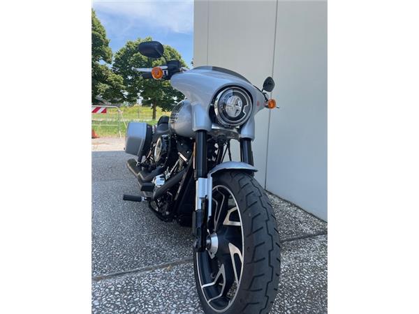Harley-Davidson Sport Glide 
