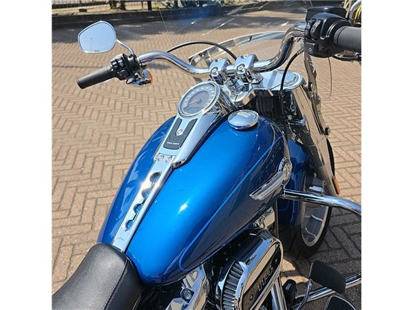 Harley-Davidson Softail-Cruiser FAT BOY 114