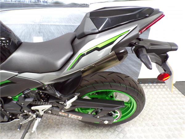 2025 KAWASAKI Z500
