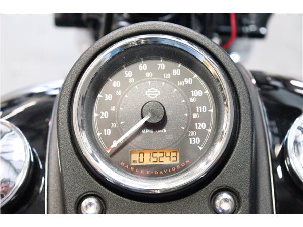 2017 HARLEY-DAVIDSON DYNA FXDB STREET BOB