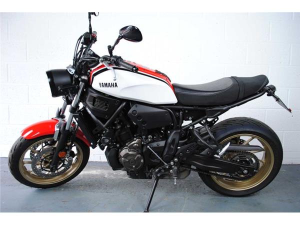 2021 Yamaha XSR700 WHITE