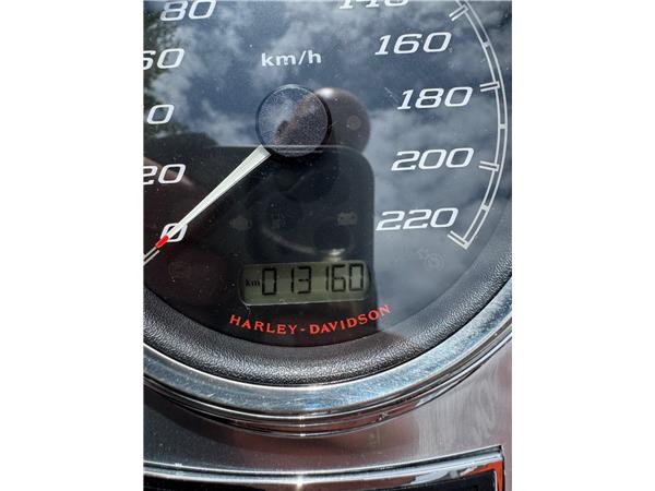 2018 HARLEY-DAVIDSON ROAD KING