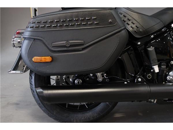 2025 HARLEY-DAVIDSON SOFTAIL FLHC HERITAGE CLASSIC