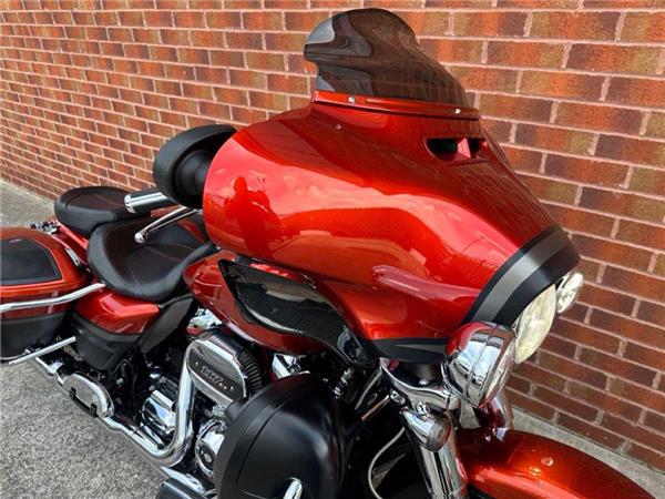 2017 Harley-Davidson Flhxse CVO Sglide 1923 18