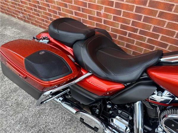 2017 Harley-Davidson Flhxse CVO Sglide 1923 18