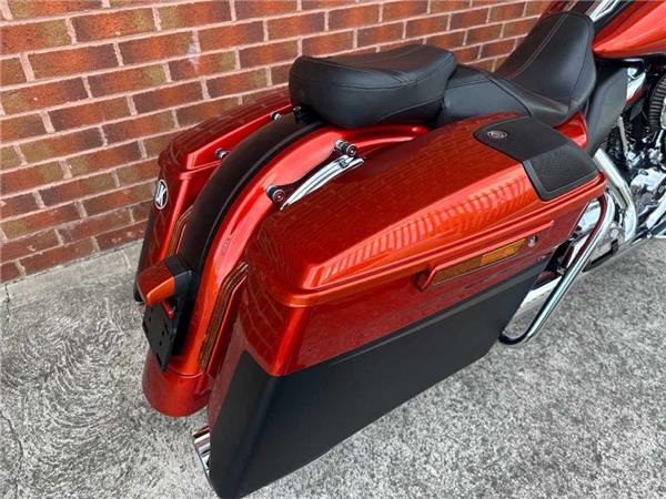 2017 Harley-Davidson Flhxse CVO Sglide 1923 18