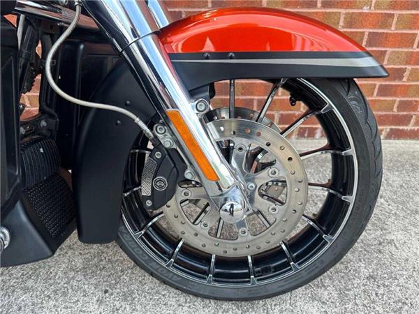 2017 Harley-Davidson Flhxse CVO Sglide 1923 18