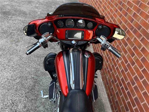 2017 Harley-Davidson Flhxse CVO Sglide 1923 18