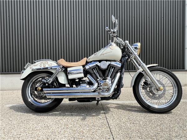 2011 HARLEY-DAVIDSON SUPER GLIDE