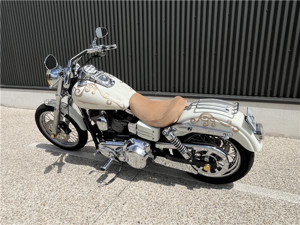 2011 HARLEY-DAVIDSON SUPER GLIDE