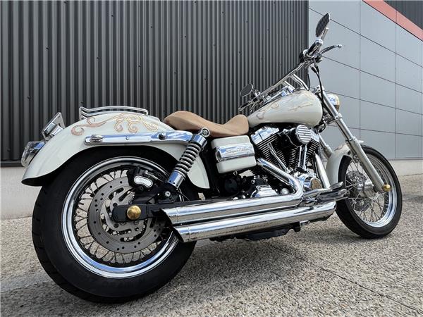2011 HARLEY-DAVIDSON SUPER GLIDE