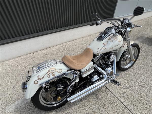 2011 HARLEY-DAVIDSON SUPER GLIDE