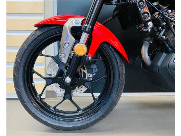 2022 Yamaha XSR-125 RED