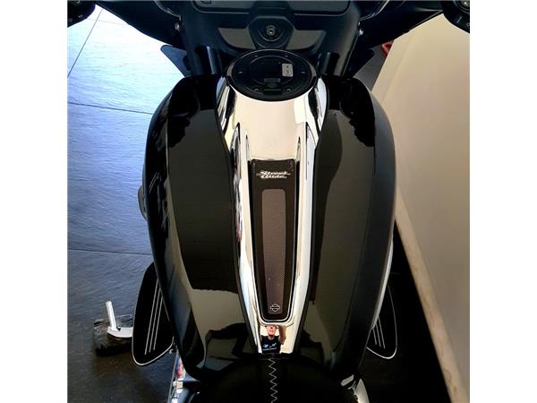 HARLEY-DAVIDSON STREET GLIDE