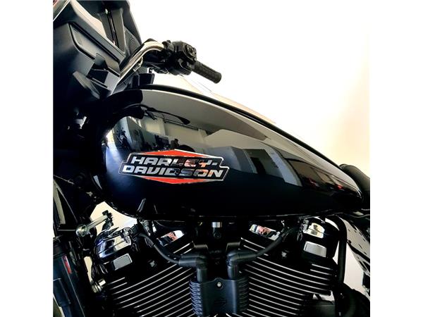 HARLEY-DAVIDSON STREET GLIDE