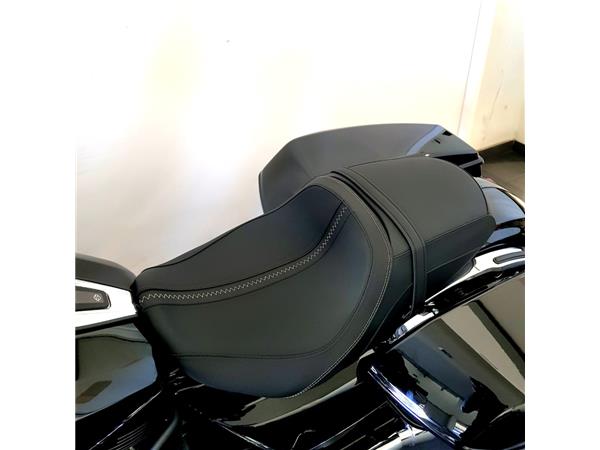 HARLEY-DAVIDSON STREET GLIDE