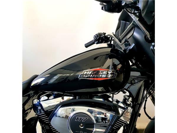 HARLEY-DAVIDSON STREET GLIDE