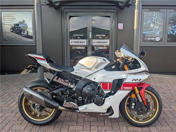 2023 Yamaha R1