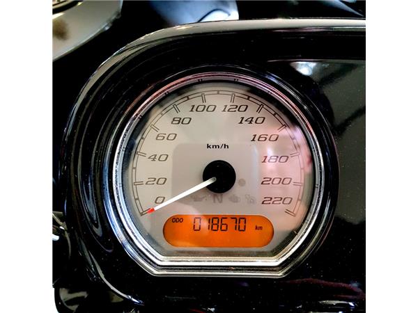 HARLEY-DAVIDSON ROAD GLIDE 107