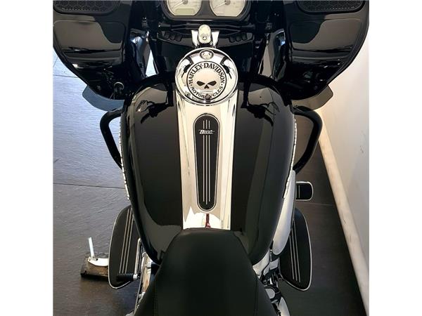HARLEY-DAVIDSON ROAD GLIDE 107