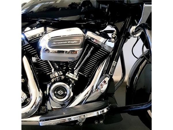HARLEY-DAVIDSON ROAD GLIDE 107