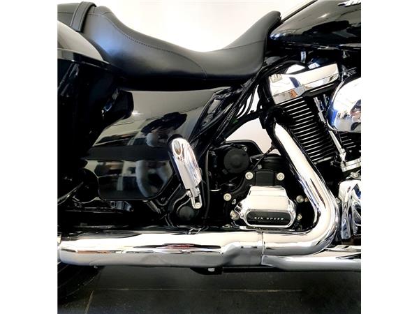 HARLEY-DAVIDSON ROAD GLIDE 107