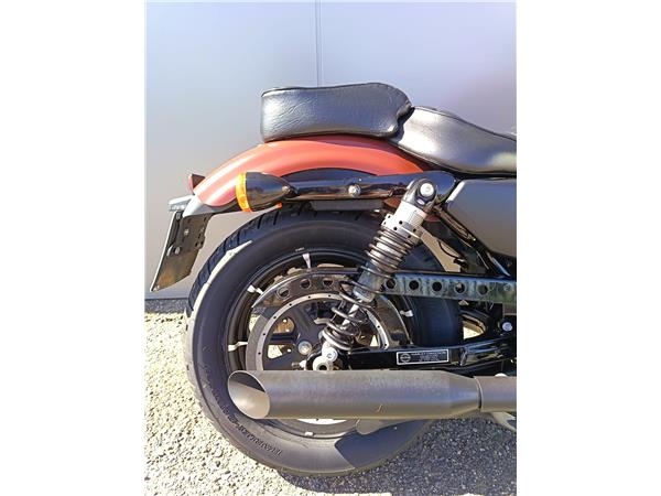 2017 Iron 883
