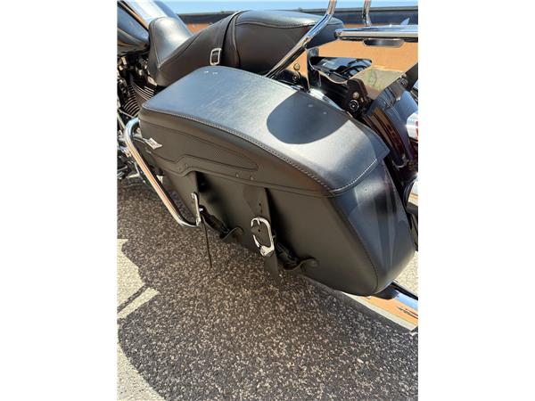 Harley-Davidson Touring FLHRC - Road King Classic