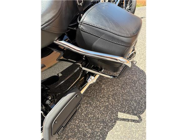 Harley-Davidson Touring FLHRC - Road King Classic