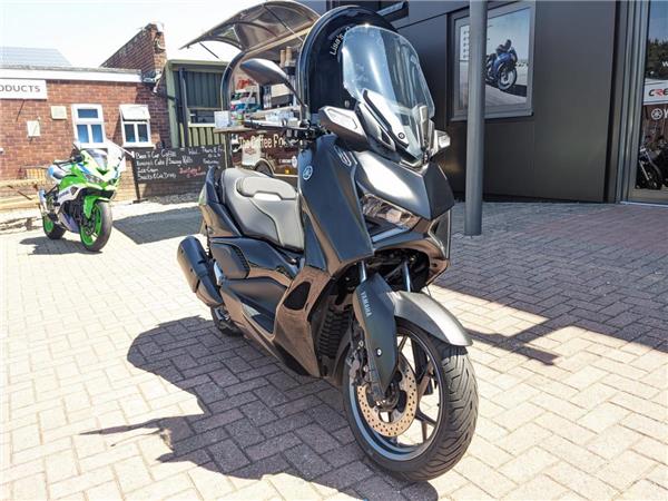 2023 Yamaha X-MAX