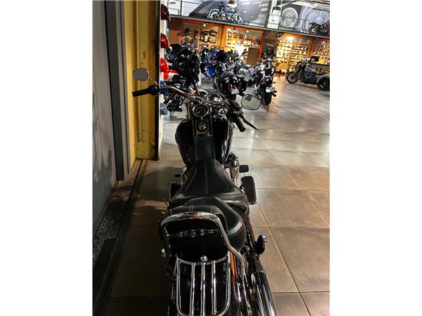 2015 HARLEY-DAVIDSON DELUXE