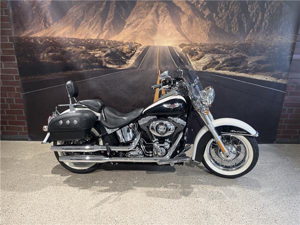 FLSTN Softail Deluxe 