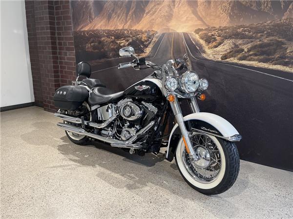 FLSTN Softail Deluxe 