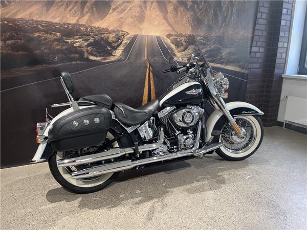 FLSTN Softail Deluxe 