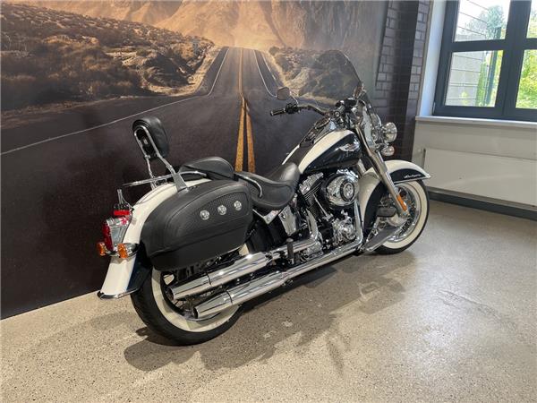 FLSTN Softail Deluxe 