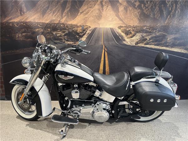 FLSTN Softail Deluxe 