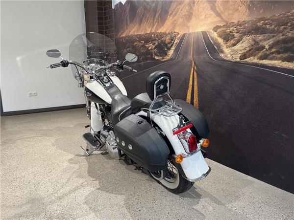 FLSTN Softail Deluxe 