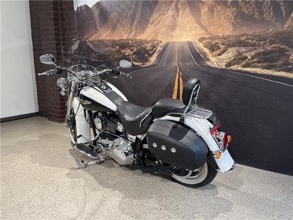 FLSTN Softail Deluxe 