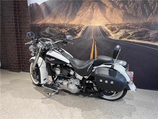 FLSTN Softail Deluxe 