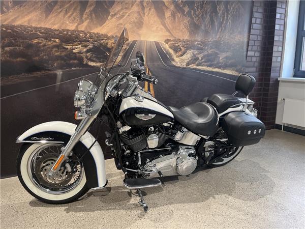 FLSTN Softail Deluxe 