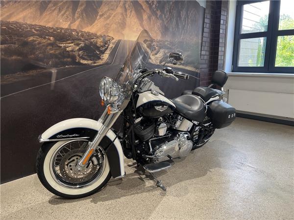 FLSTN Softail Deluxe 