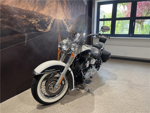 FLSTN Softail Deluxe 