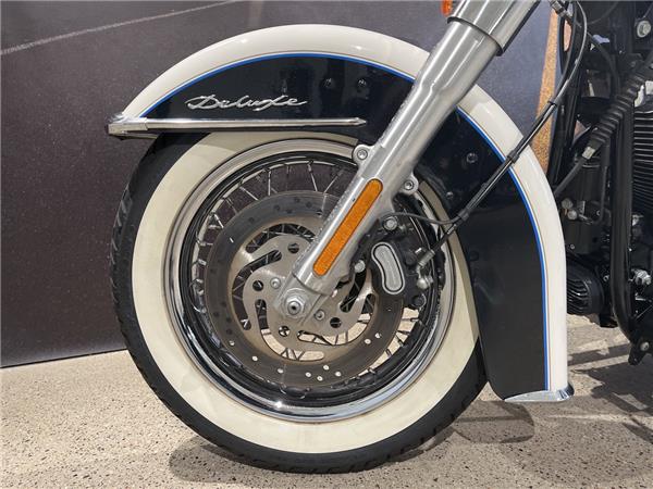 FLSTN Softail Deluxe 