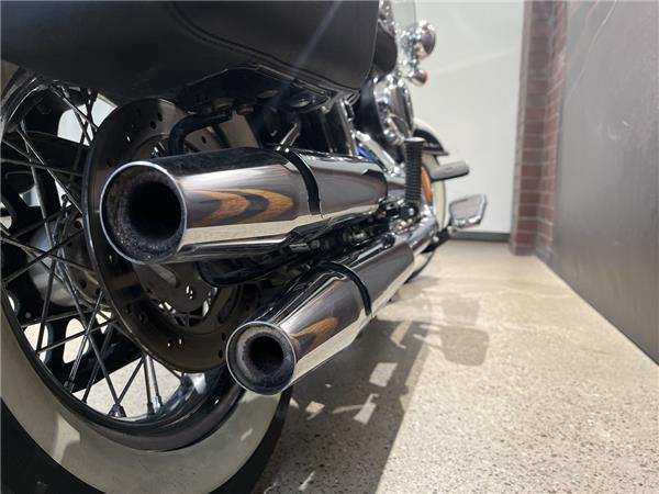 FLSTN Softail Deluxe 