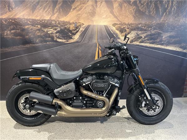 FXFBS Softail Fat Bob 114 JEKILL & HIDE