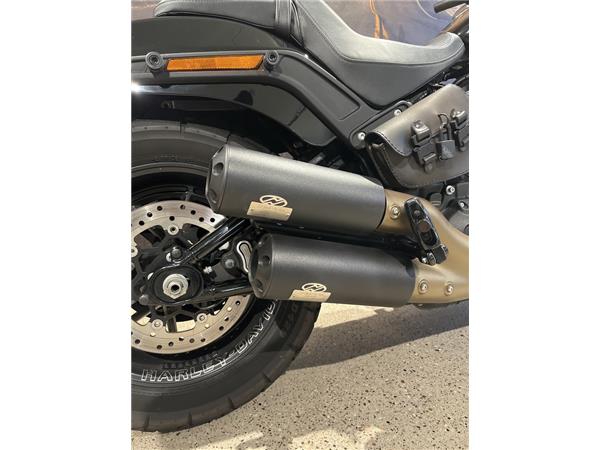 FXFBS Softail Fat Bob 114 JEKILL & HIDE