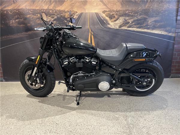 FXFBS Softail Fat Bob 114 JEKILL & HIDE